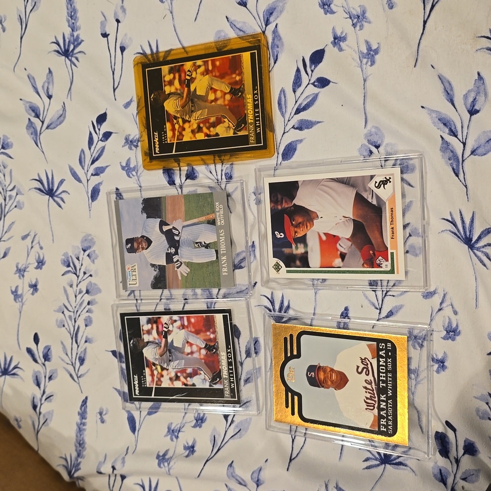 Bundle of 5 Frank Thomas MLB baseball cards MINT